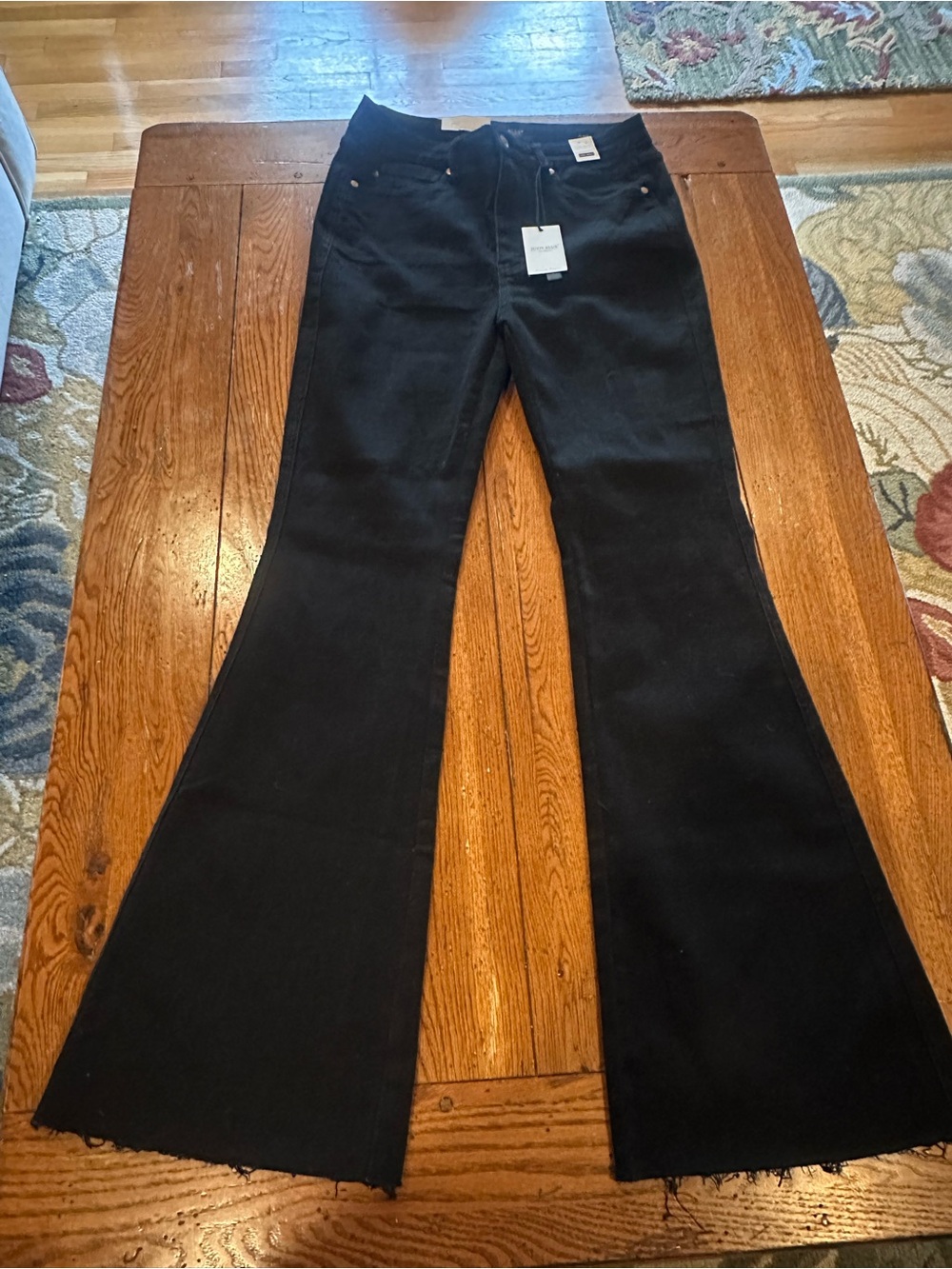 Judy Blue Women’s 11/30 Black High Rise Flare Jeans Raw Hem NWT